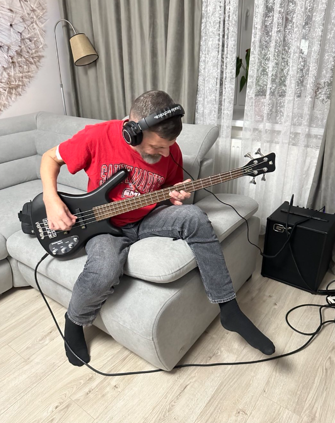 "Сталевий погляд". Де зараз морпіх Михайло Діанов, який захищав Маріуполь